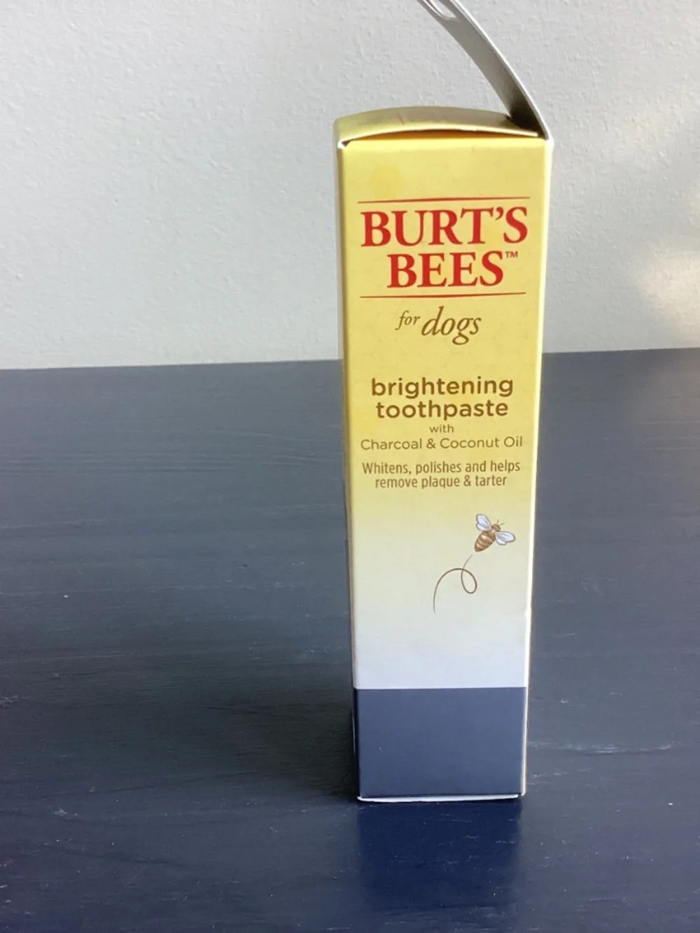 New In Box Burt’s Bees Brightening Toothpaste Charcoal & Coconut Oil 2.5oz Mint